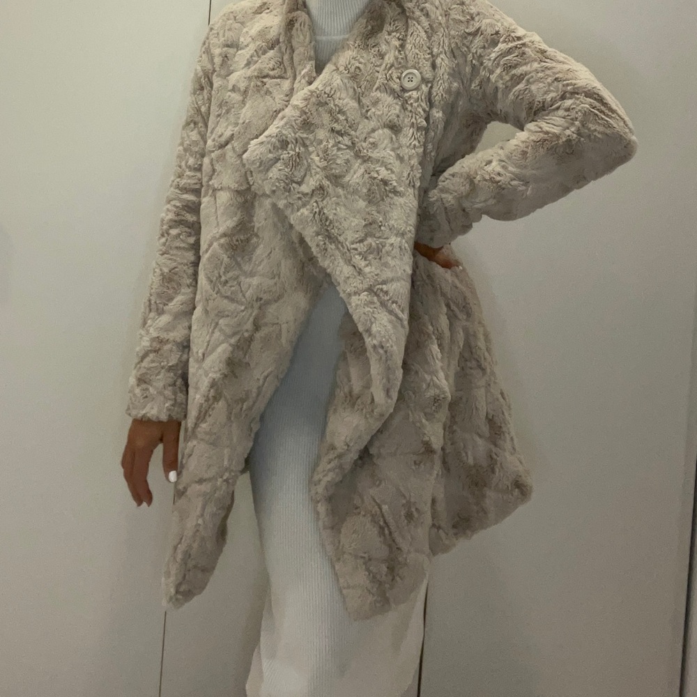 Bb Dakota Faux Fur jacket xs